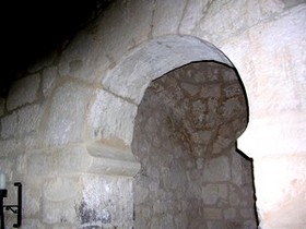 Ermita de Santa Cecilia: Arco de acceso al ábside