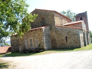Santa Maria de Bendones: View from the northwest with tower at the end
